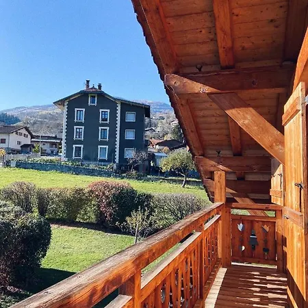 Grand A La Montagne Chalet *